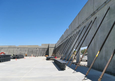 concrete-wall-erection